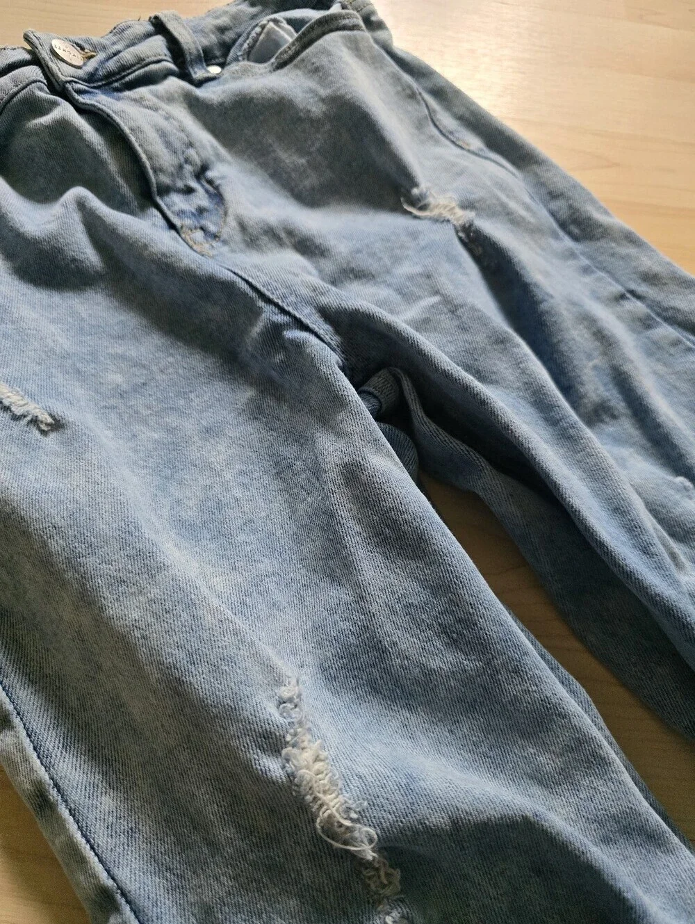 Kendall+Kylie The High Rise Straight Distressed Jeans Size 9/29